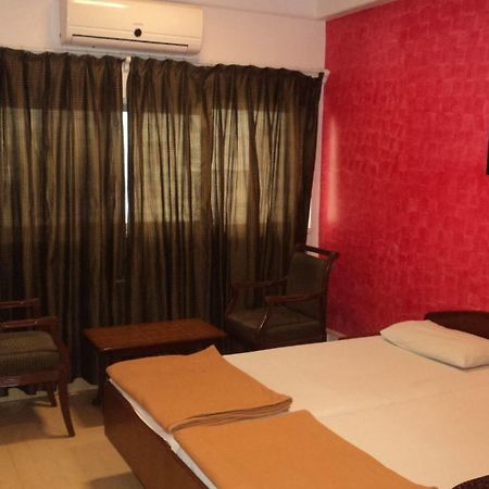 Benazeer Hotel 孟买 外观 照片