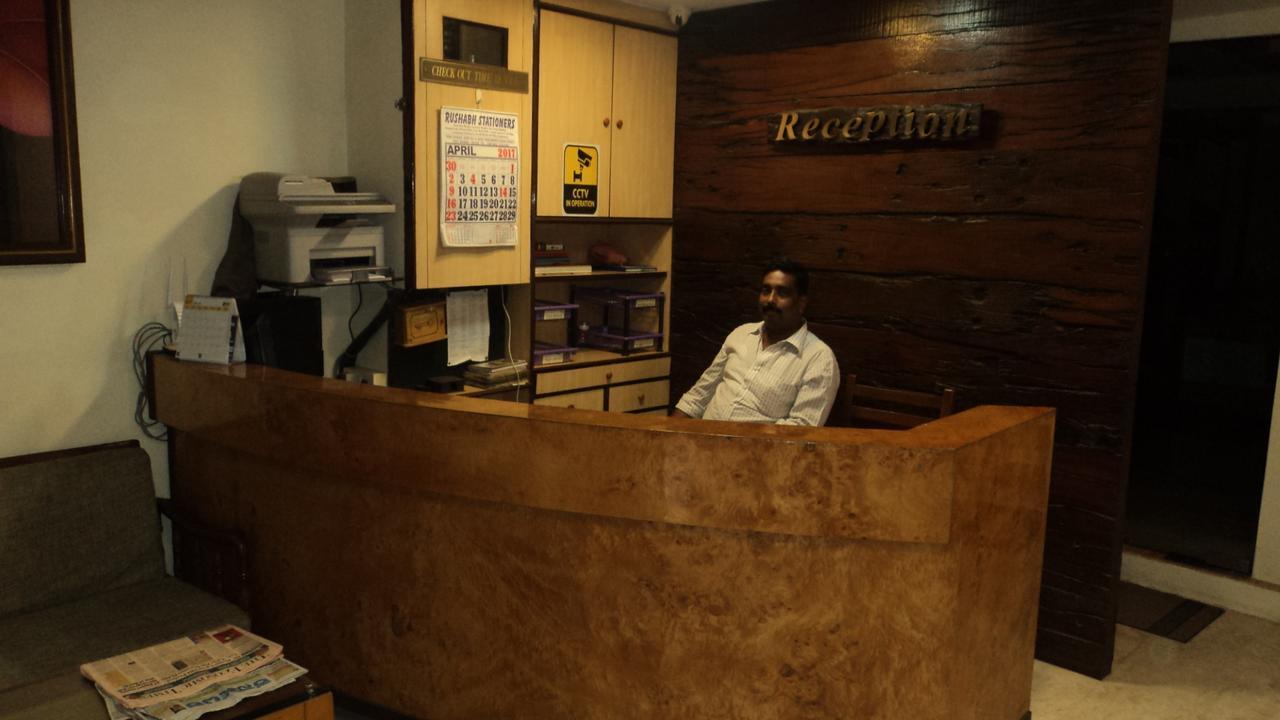 Benazeer Hotel 孟买 外观 照片