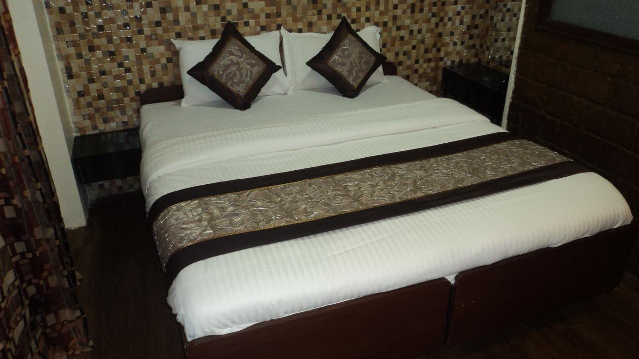 Benazeer Hotel 孟买 外观 照片