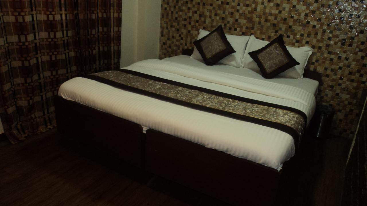 Benazeer Hotel 孟买 外观 照片