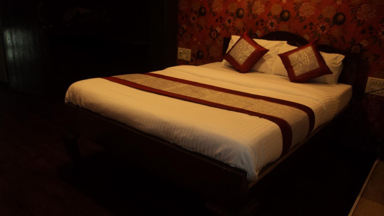 Benazeer Hotel 孟买 外观 照片