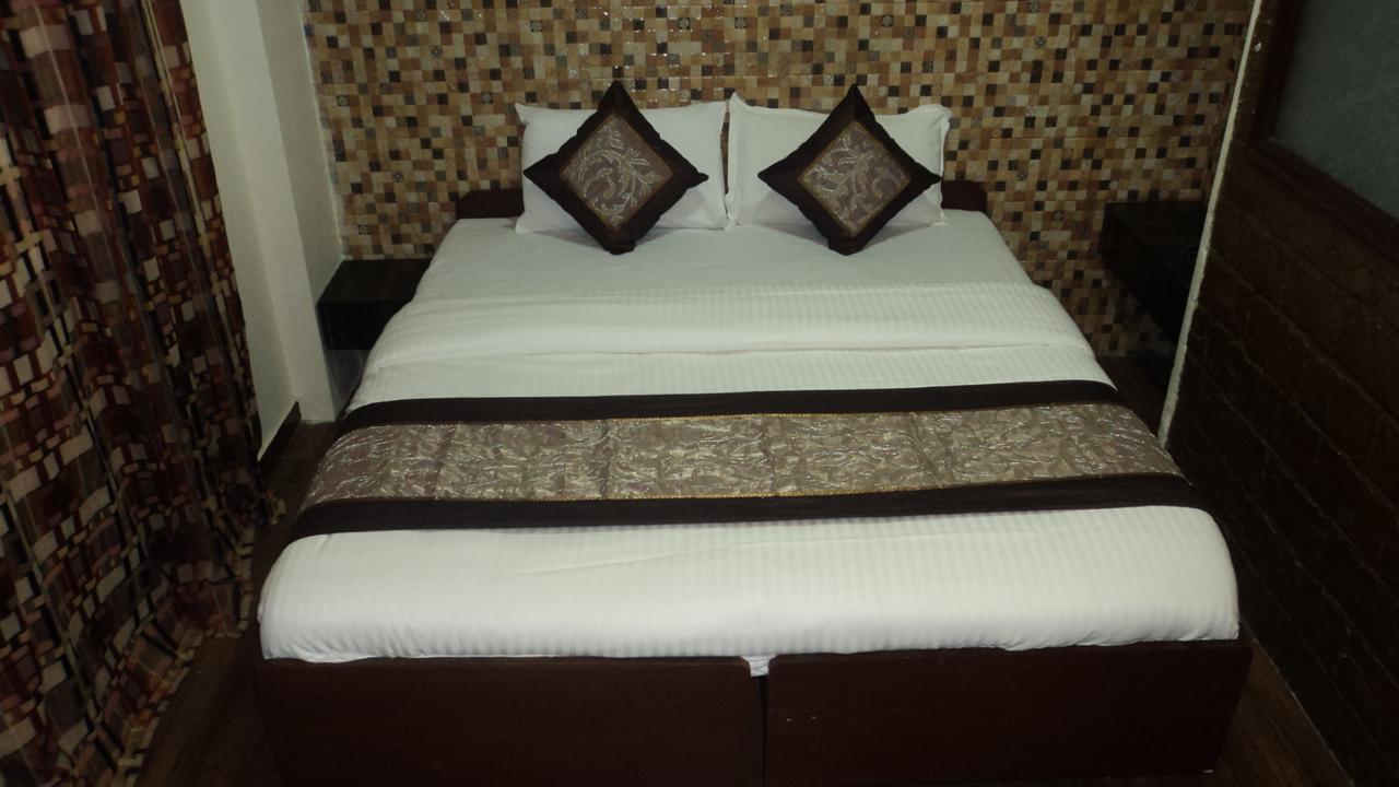 Benazeer Hotel 孟买 外观 照片
