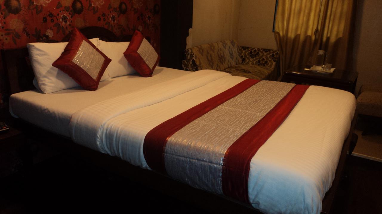 Benazeer Hotel 孟买 外观 照片