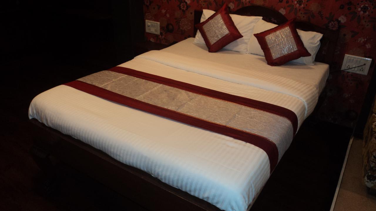 Benazeer Hotel 孟买 外观 照片