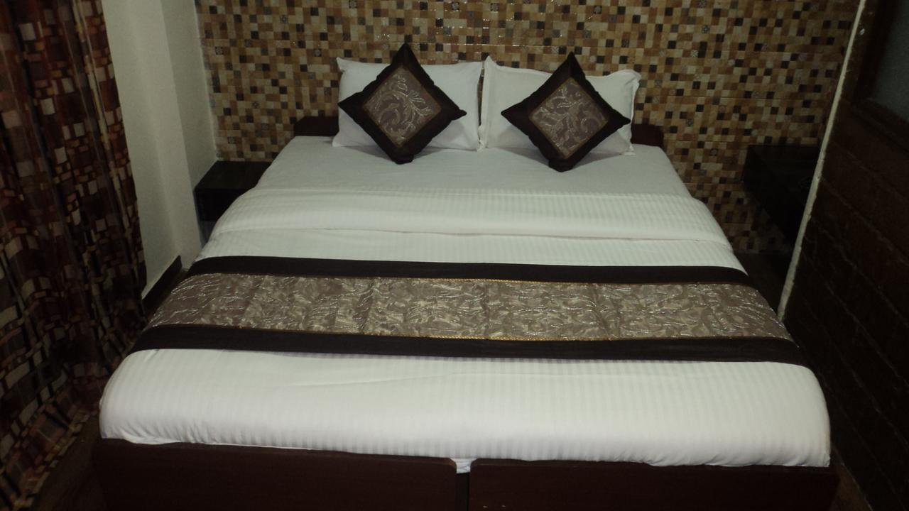 Benazeer Hotel 孟买 外观 照片