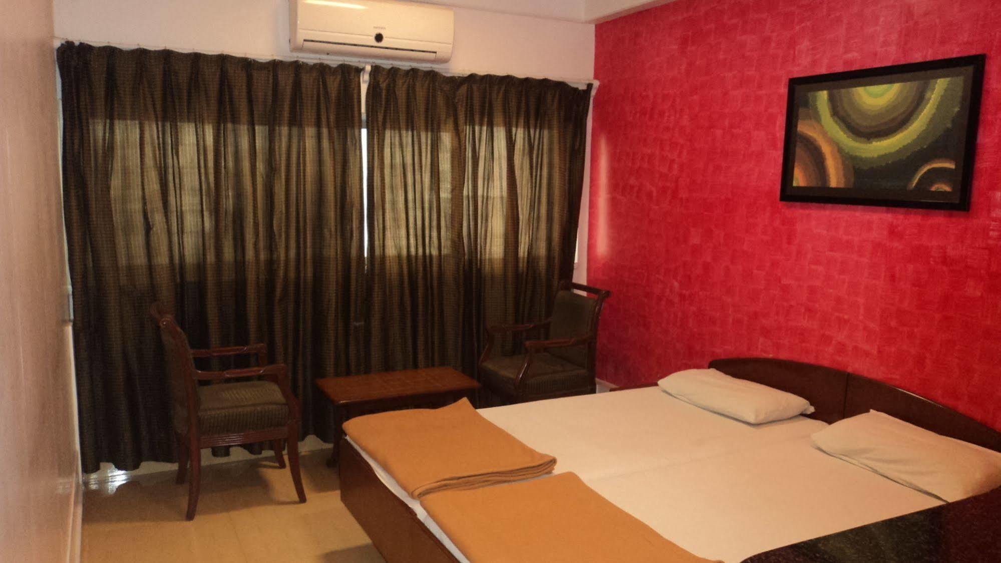 Benazeer Hotel 孟买 外观 照片